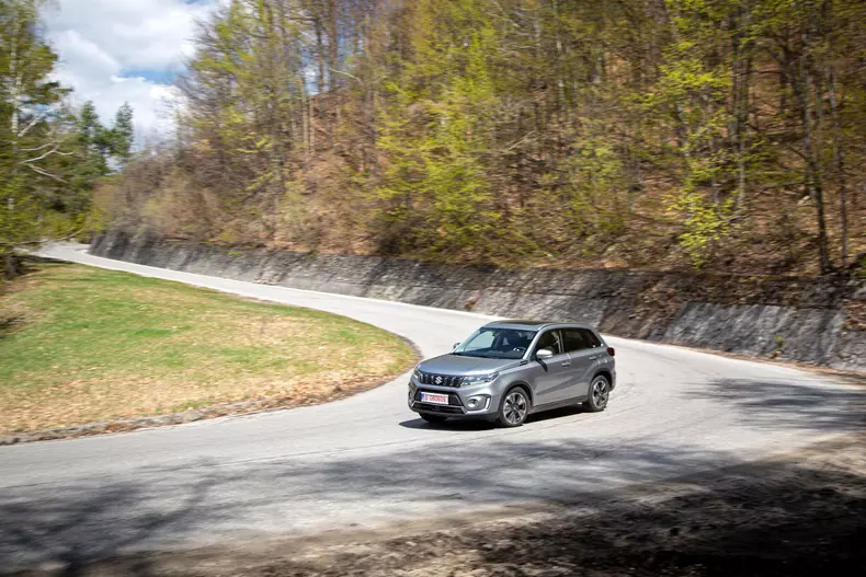 Suzuki Vitara Hybrid 009