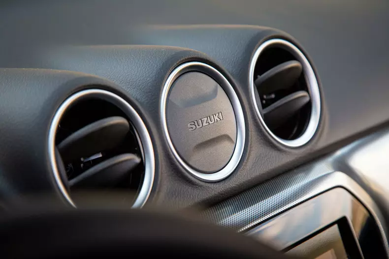 Suzuki Vitara Hybrid 020