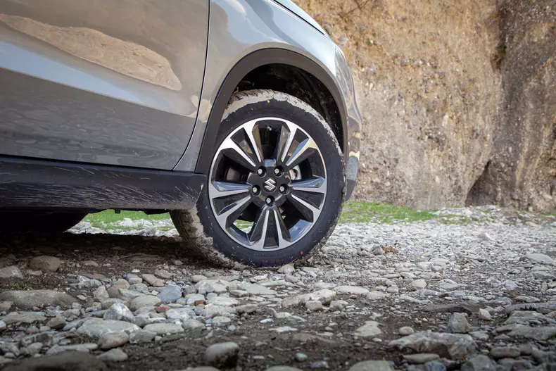 Suzuki Vitara Hybrid 021