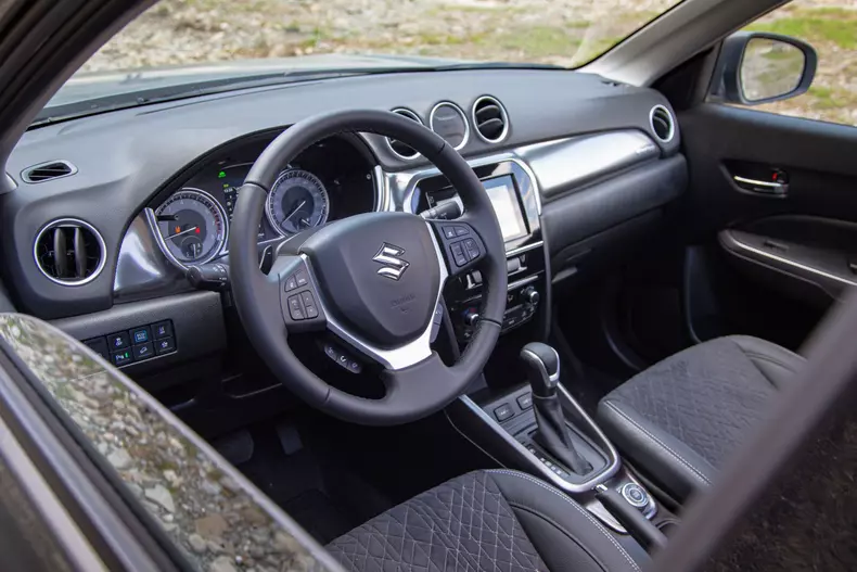Suzuki Vitara Hybrid 037