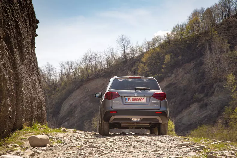 Suzuki Vitara Hybrid 041