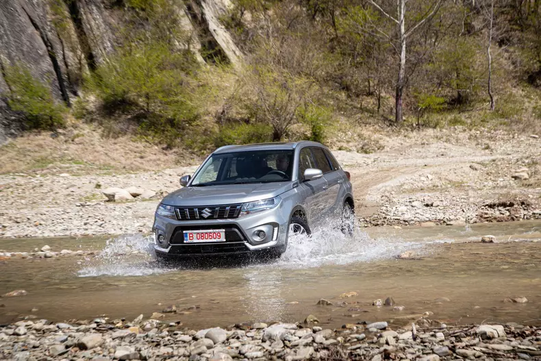 Suzuki Vitara Hybrid 046