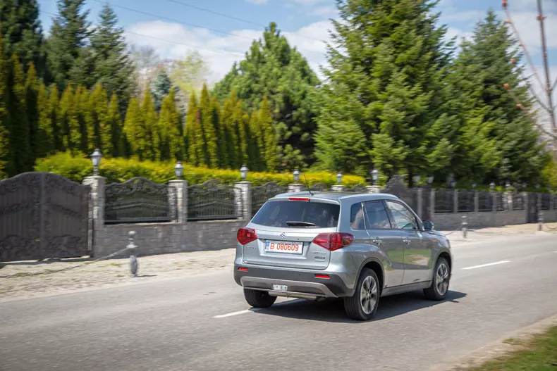 Suzuki Vitara Hybrid 047