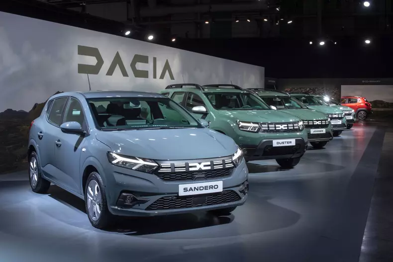 Dacia la Salonul Auto de la Paris 001
