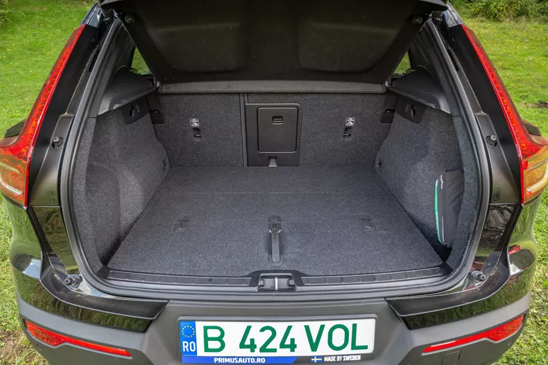 Volvo XC40 3 047