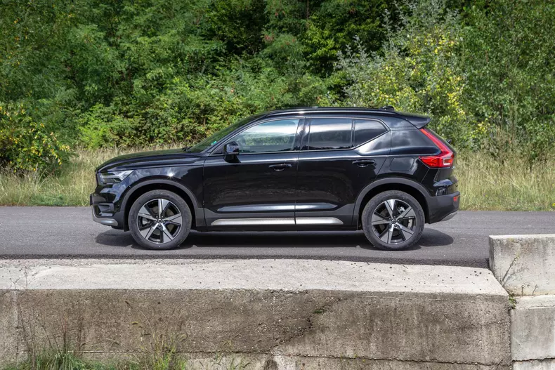 Volvo XC40 3 069