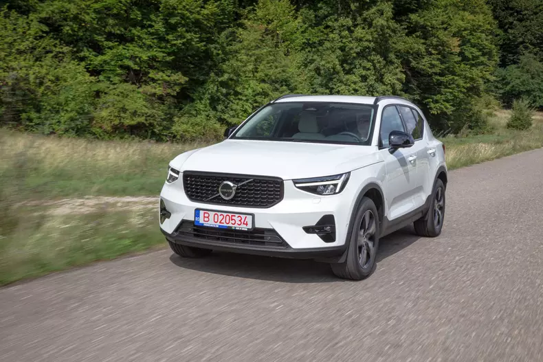 Volvo XC40 3 079