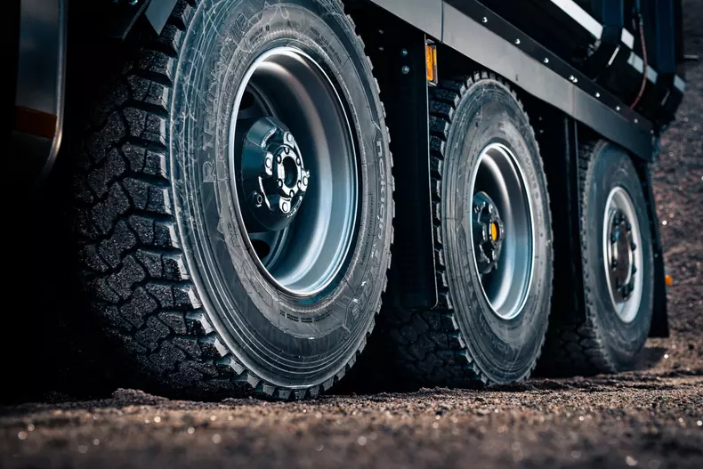 Auto-bild.ro-anvelopecamion19.ro