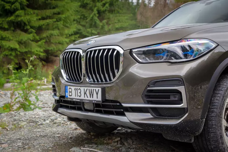 BMW X5 45e 010