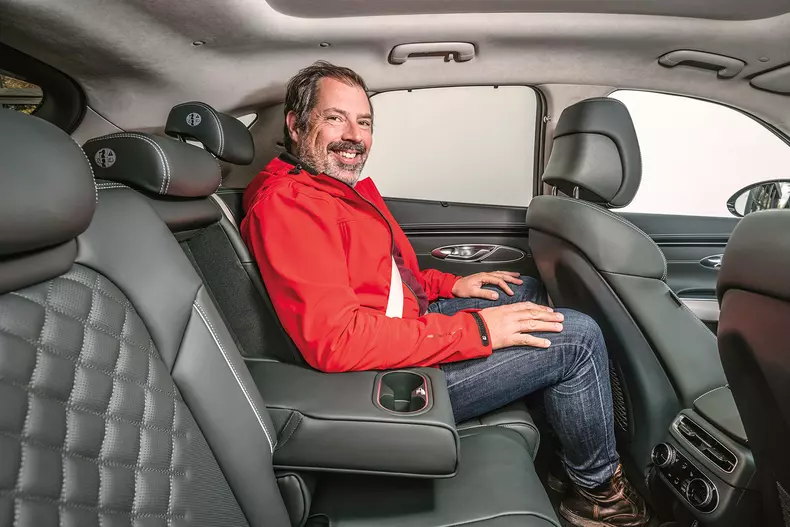 GENESIS Electrified GV70