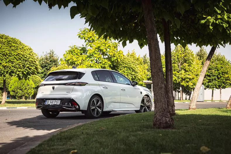 Peugeot-308-PHEV-31
