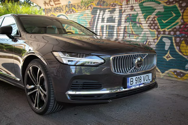 Volvo S90 PHEV 004
