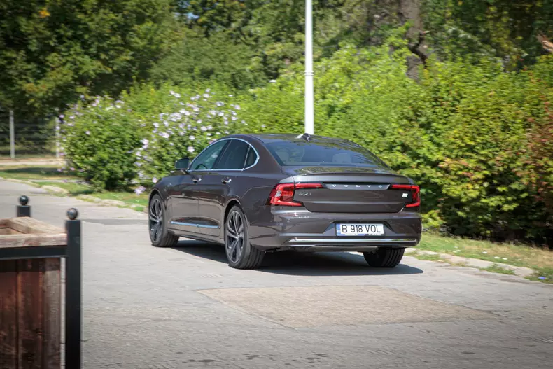 Volvo S90 PHEV 034