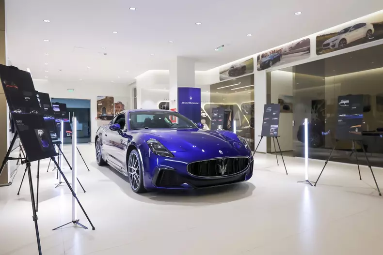 Maserati Gran Turismo pret Romania 001