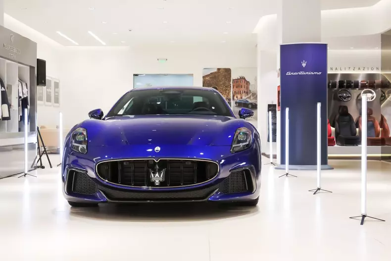 Maserati Gran Turismo pret Romania 004
