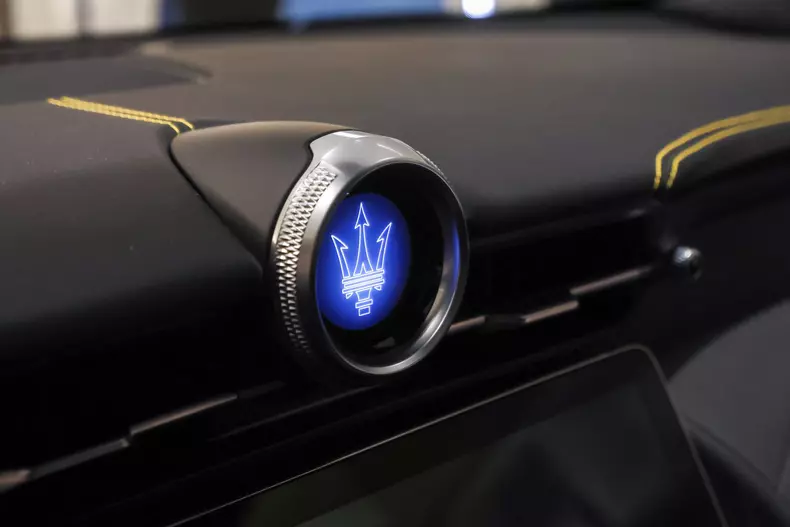 Maserati Gran Turismo pret Romania 013