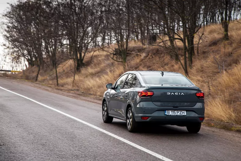 Dacia Logan 032