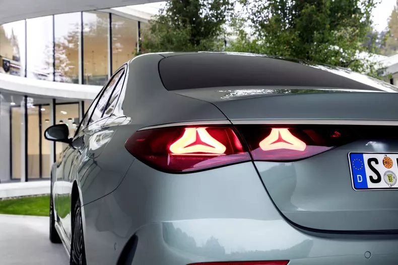 Mercedes Clasa E 2024 010