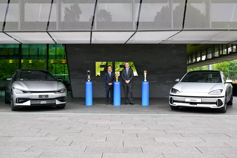 Hyundai-FIFA-Partnership-Renewal_3