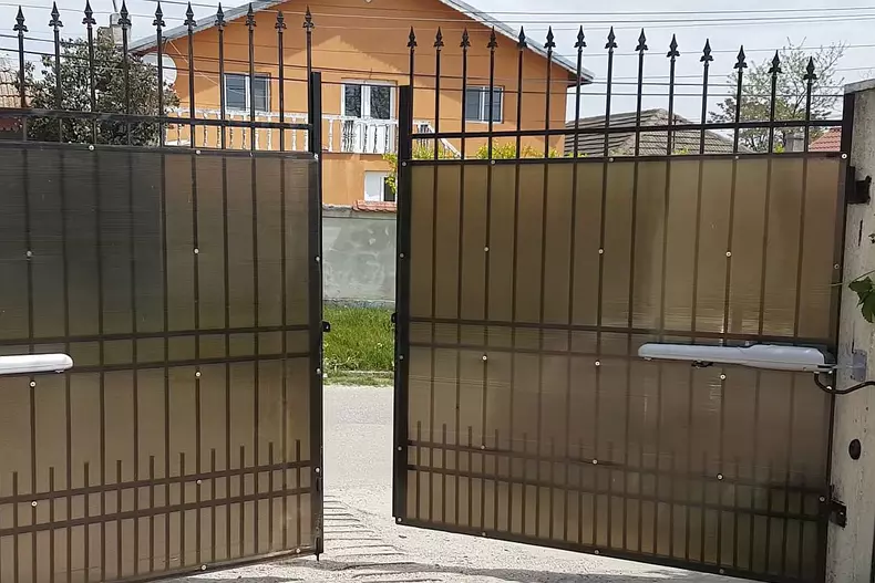 montaj automatizari porti batante pret