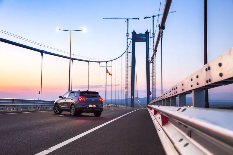 Oana si SsangYong Korando low res 010