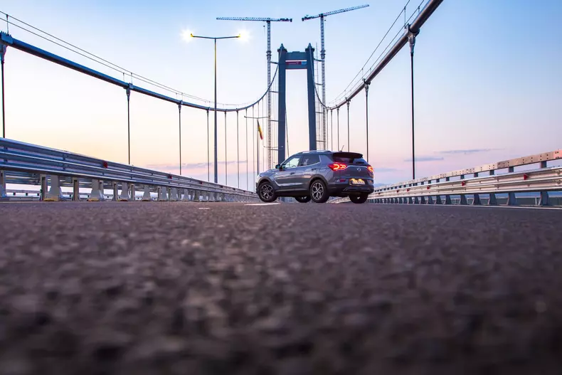 Oana si SsangYong Korando low res 012