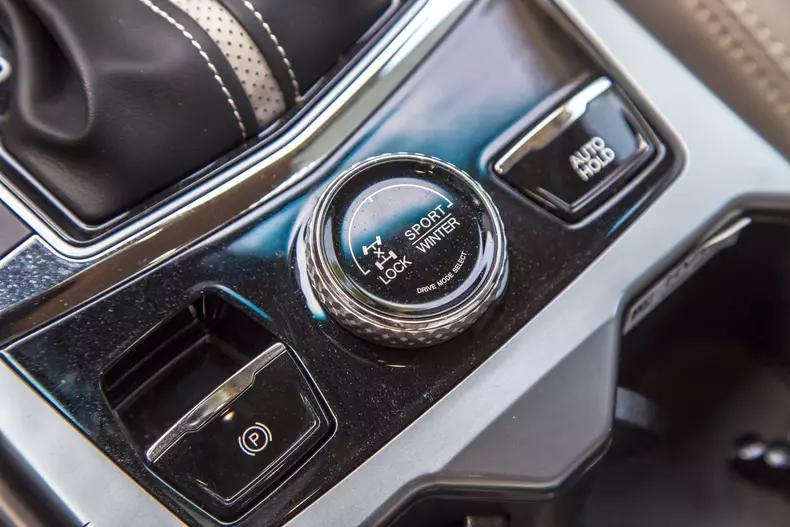 Oana si SsangYong Korando low res 099