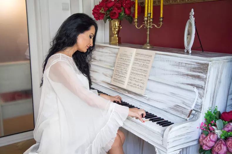 Raluca si Alfa Romeo Tonale low res 007