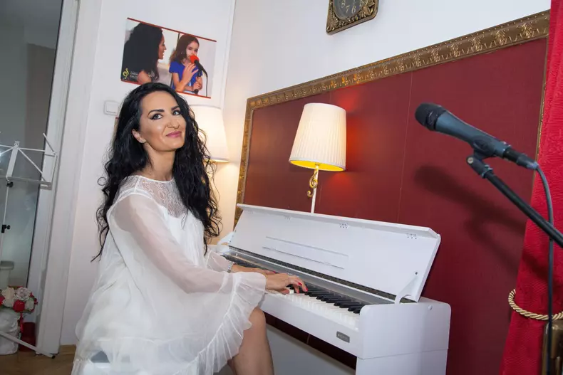 Raluca si Alfa Romeo Tonale low res 030