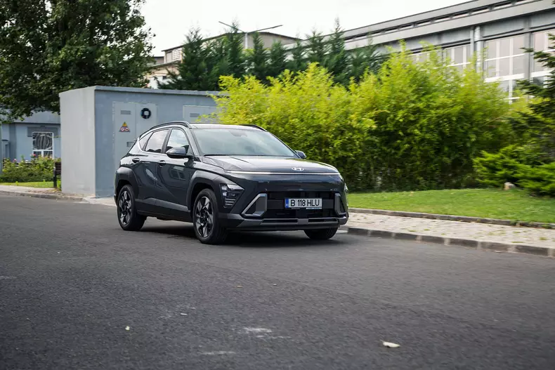 Hyundai Kona-65