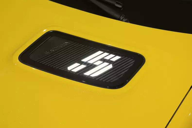 Renault R5 – Iconic Jaune