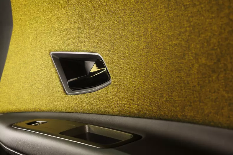 Renault R5 – Iconic Jaune