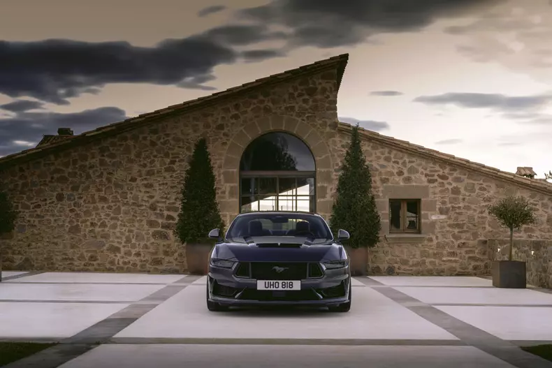 Ford Mustang 2024 001