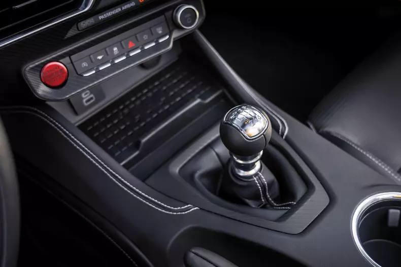 Ford Mustang 2024 002