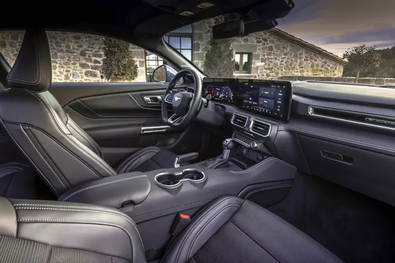 Ford Mustang 2024 006