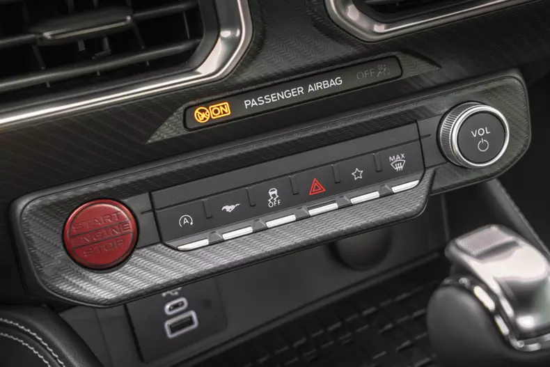 Ford Mustang 2024 008