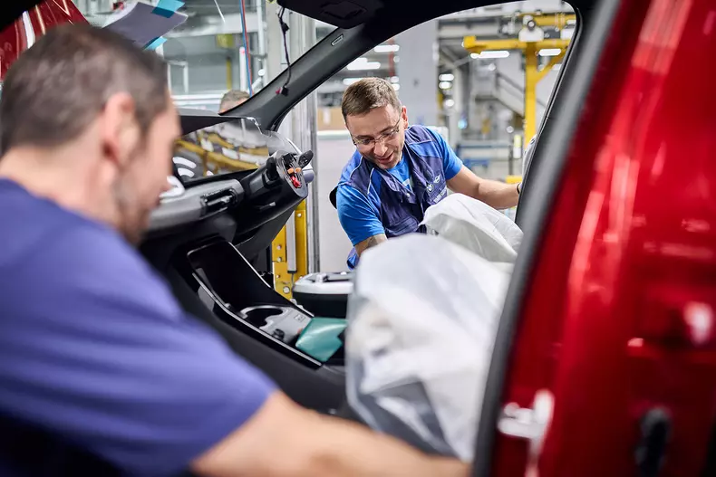 P90531001_highRes_production-of-new-bm