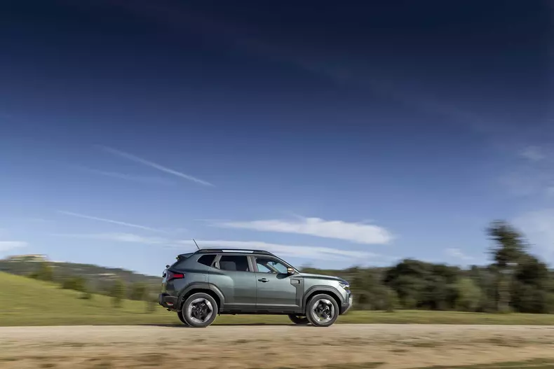 Dacia-Duster-4×4-003