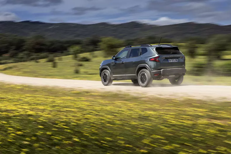 Dacia-Duster-4×4-006