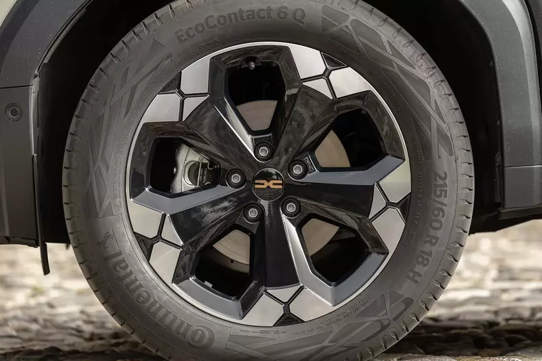 Dacia-Duster-Extreme-details-ext-009