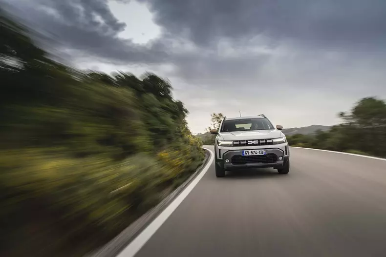 Dacia-Duster-Hybrid-004