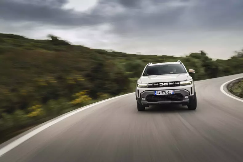 Dacia-Duster-Hybrid-005