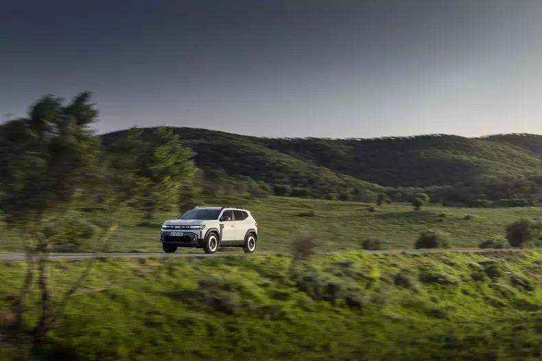 Dacia-Duster-Hybrid-015