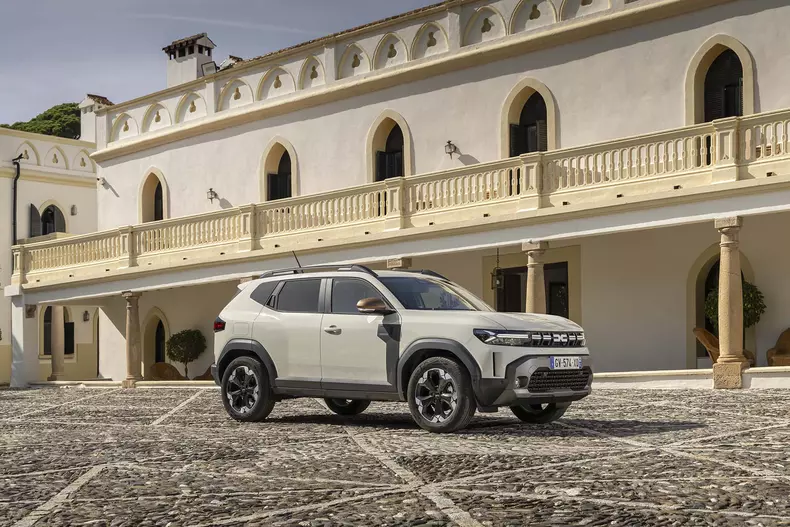 Dacia-Duster-Hybrid-017