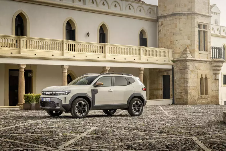 Dacia-Duster-Hybrid-021