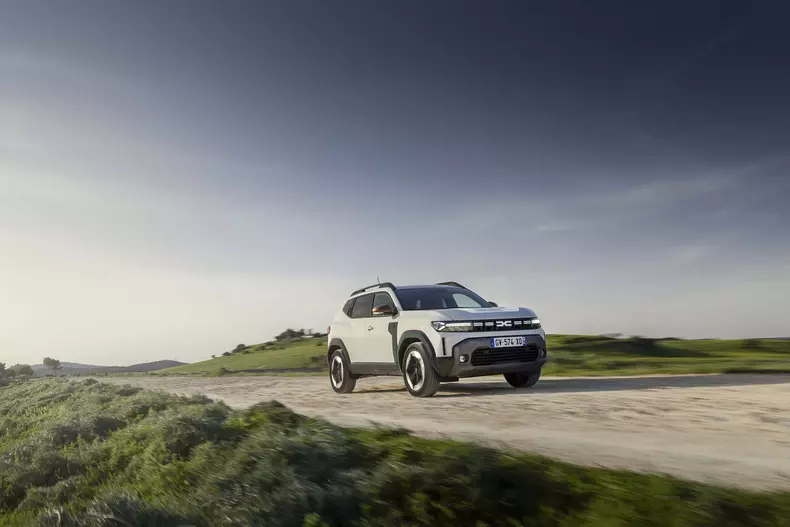 Dacia-Duster-Hybrid-030