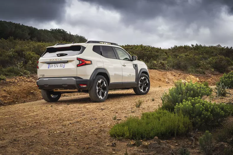 Dacia-Duster-Hybrid-038