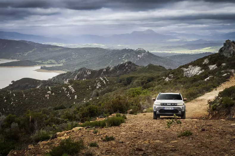 Dacia-Duster-Hybrid-044