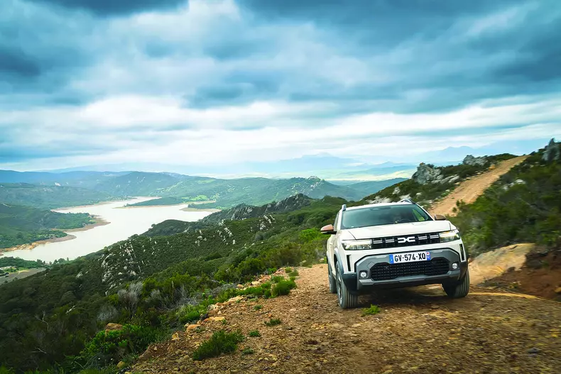 Dacia-Duster-Hybrid-045