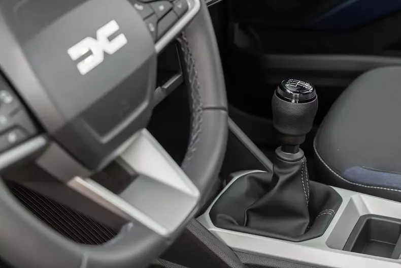 Dacia-Duster-Journey-details-007